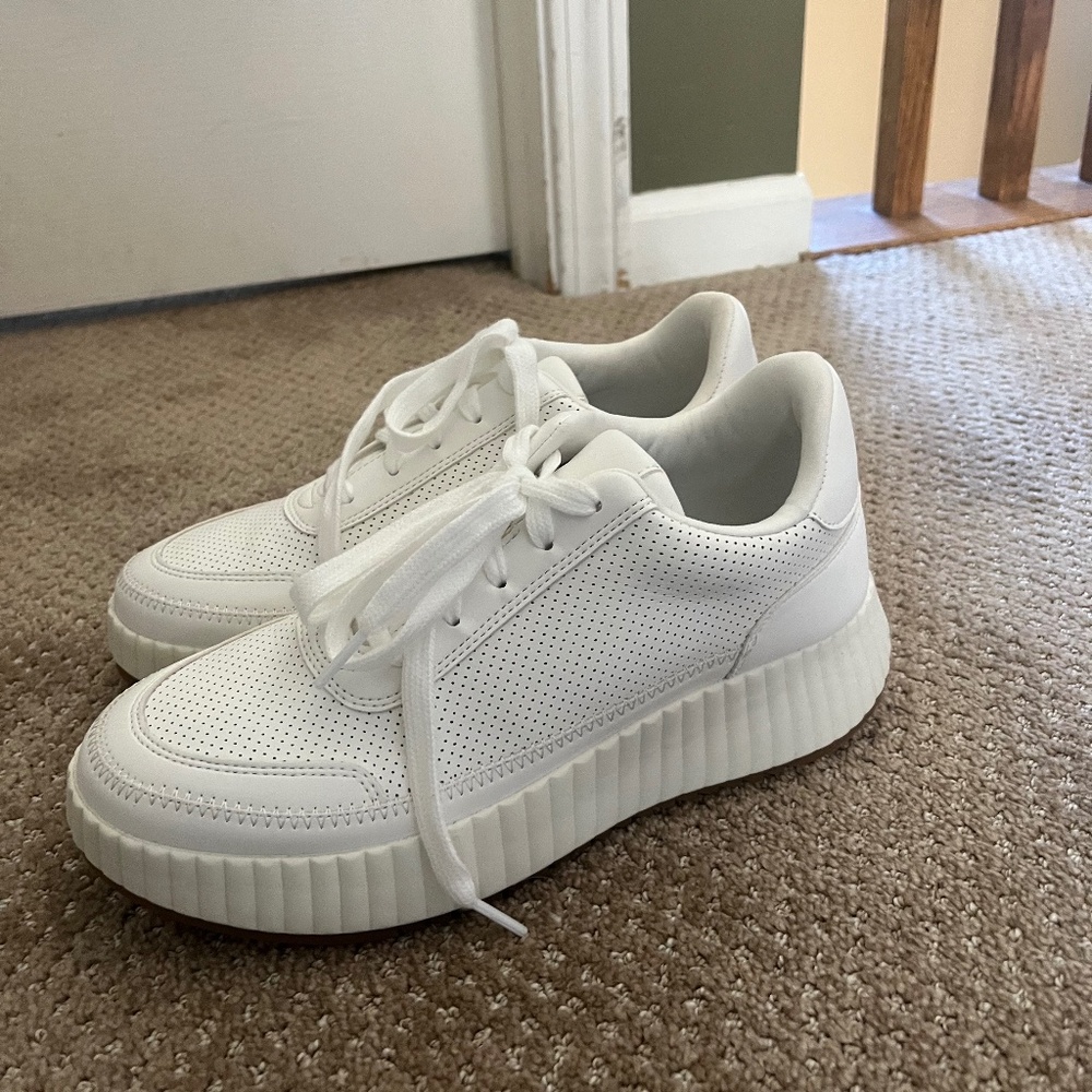 NWOT Women's Madden NYC Tennis Shoe